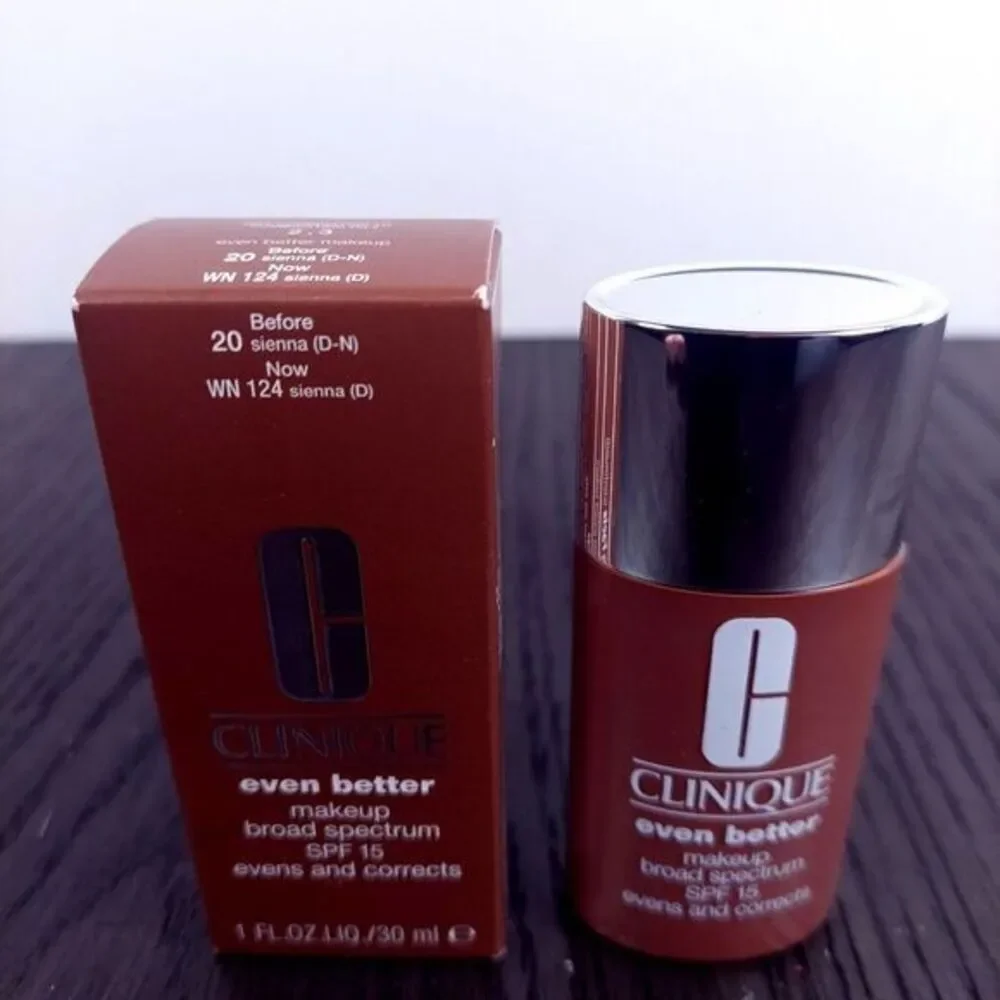 CLINIQUE Even Better Glow‎ Light Reflecting Makeup SPF 15 WN 124 SIENNA (D) 1oz